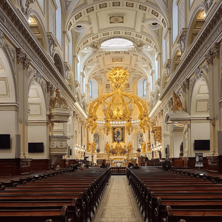 interieur cathedrale notre dame