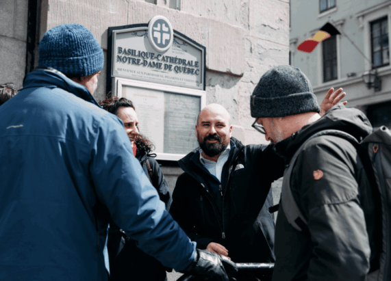 tour guide basilique notre dame