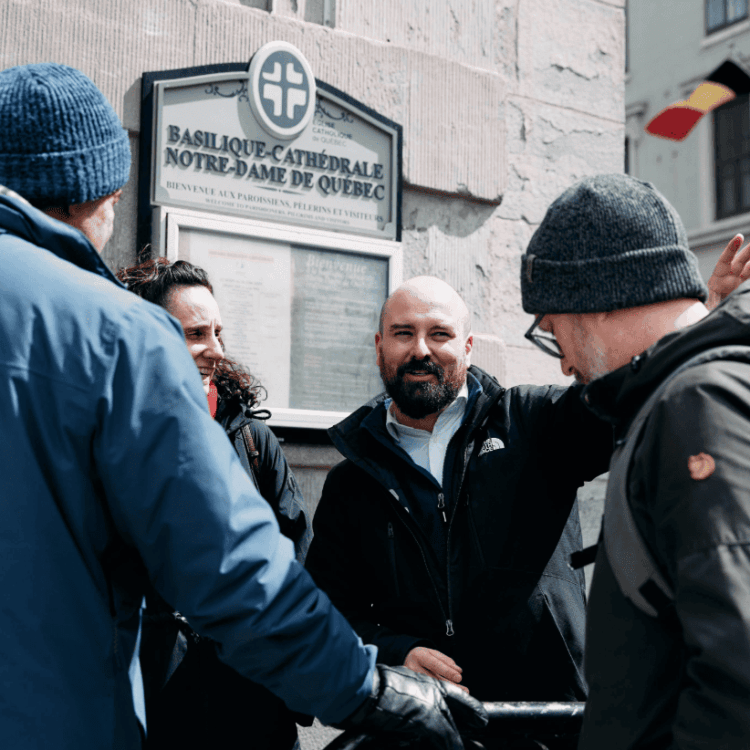 tour guide basilique notre dame