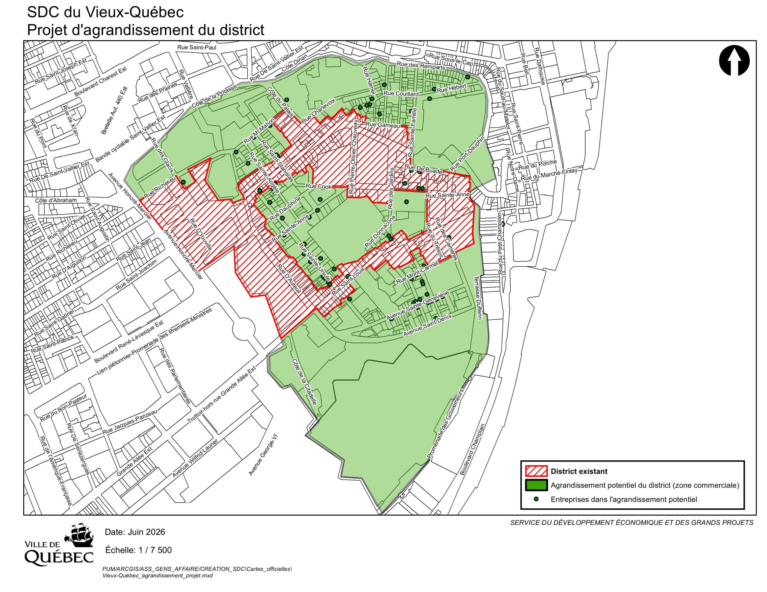 Carte du projet d'agrandissement du district de la SDC Vieux-Québec : le district actuel en rouge hachuré, la zone d'agrandissement en vert.